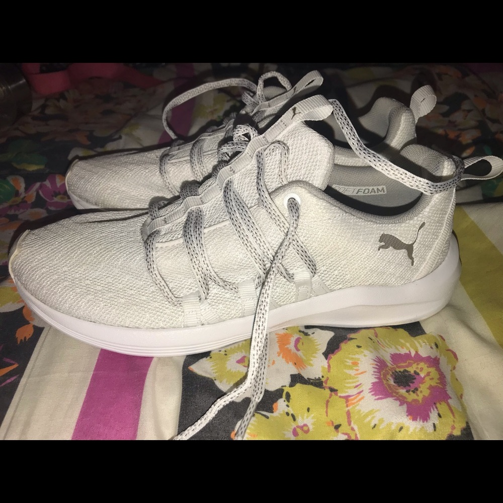 Puma Sneakers